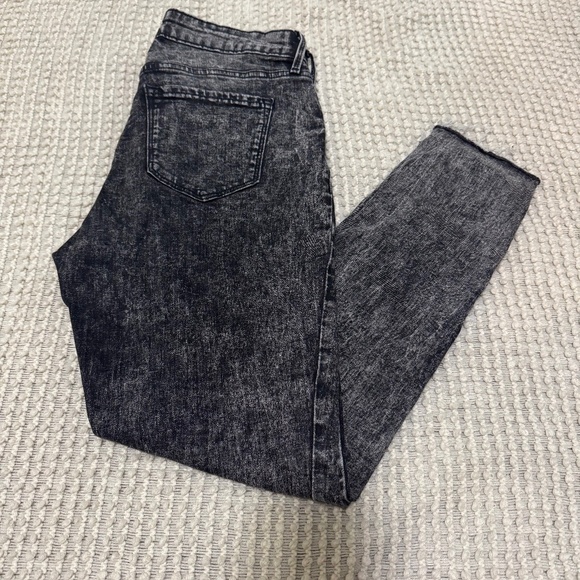 Women’s Old Navy Black Acid Wash Jeans size 6 - Picture 1 of 4